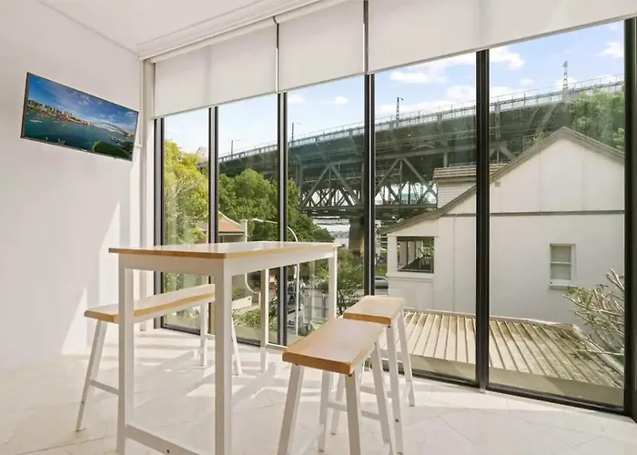 Panorama Firework View - Classic 4-Level Terrace Style Living In Kirribilli !!! Sydney